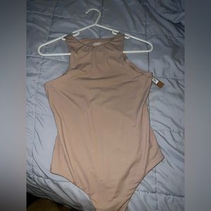 SKIMS Fits Everybody High Neck Bodysuit - Medium. Mica.